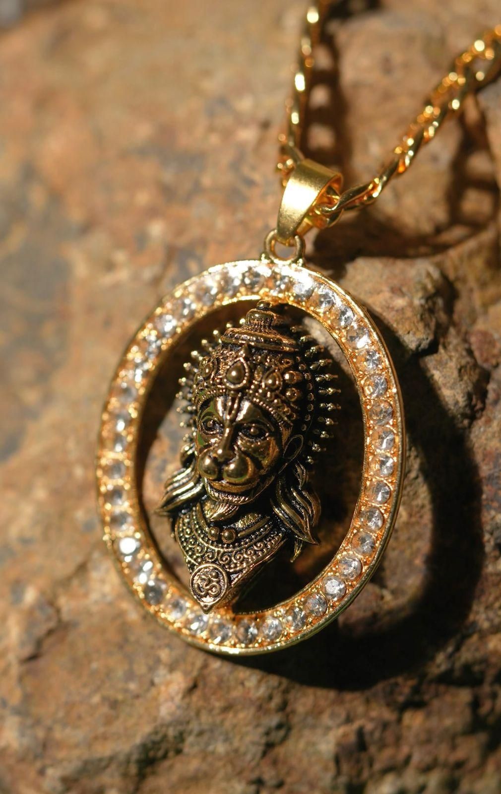 Hanuman's Divine Gaze: Diamond-Adorned Pendant Set